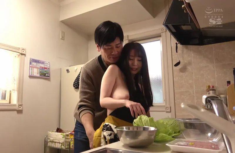 Nghi ngờ vợ địt trộm, anh xã lén lắp camera và chứng kiến tất cả